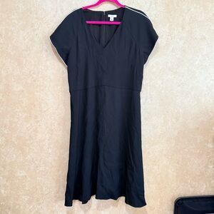 LEWIT woman’s Navy V-Neck casual dress size 16